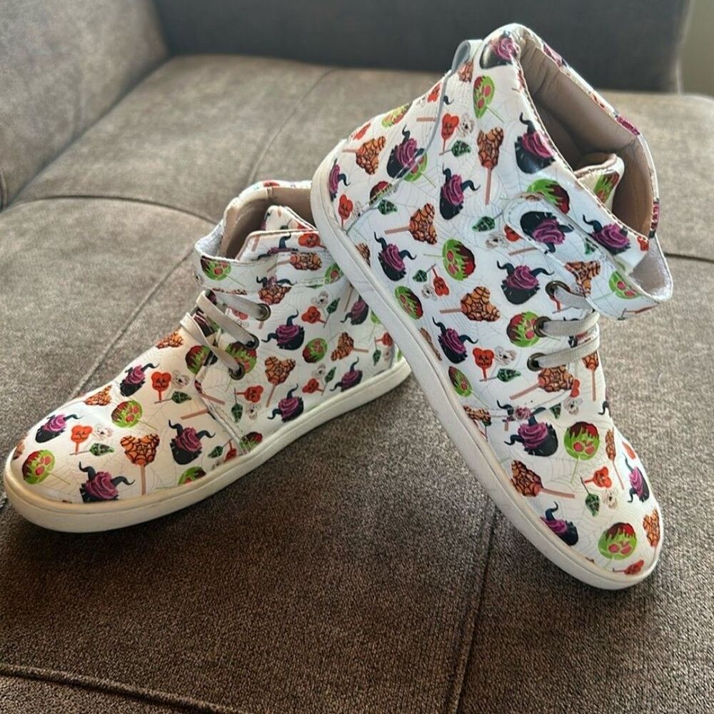 Monkey Feet Halloween High Tops Size 6-7Y